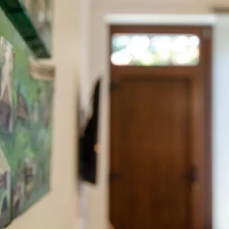 Sirokos House Apartament *